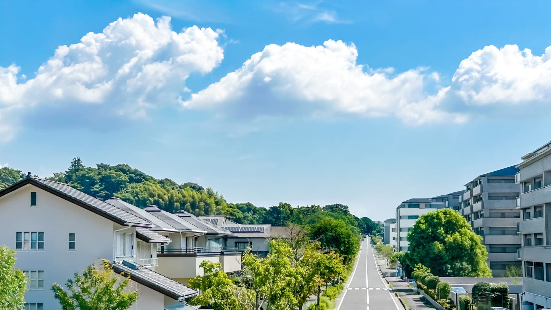 空き家再生に取り組む街並み
